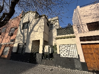 Casa 5 ambientes en Liniers
